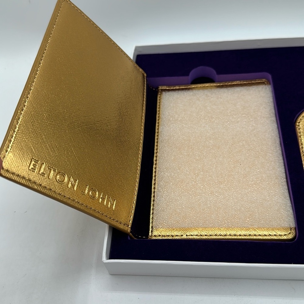 Elton John farewell tour passport holder and luggage tag - Picture 3 of 4